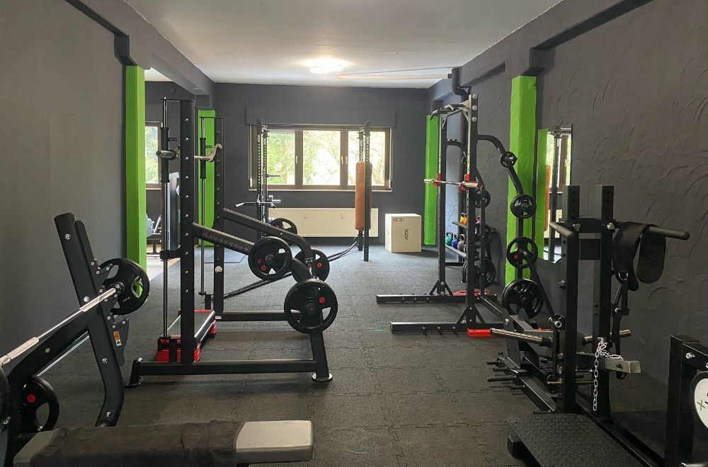 fitplus_Fitnessstudio Illingen Freihanteltraining